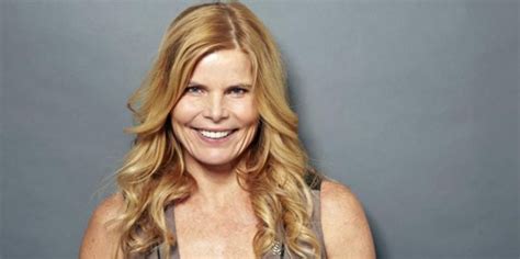 A Closer Look at Mariel Hemingway's Height and Figure