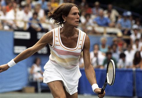 A Skillful Player: Renee Richards' Tennis Career and Achievements