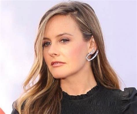 An In-depth Look at Alicia Silverstone's Biography and Personal Life