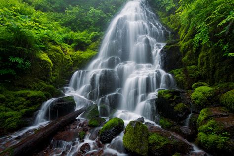 Capturing the Magic: Photography Tips for Enthusiastic Admirers of Cascades
