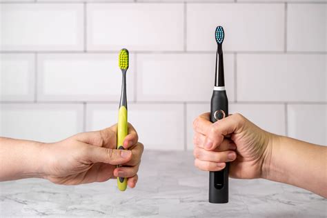 Choosing Between Manual and Electric Toothbrushes