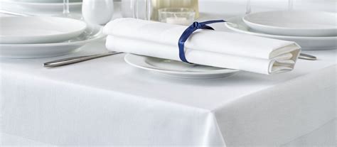 Choosing the Perfect Tablecloth and Napkins