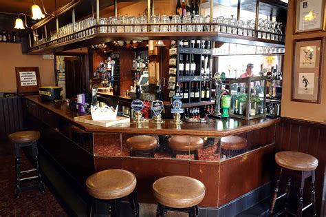 Craftsmanship and Quality: Enhancing the Pub Experience