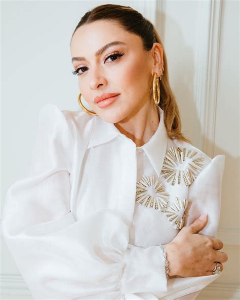 Discovering the Fascinating World of Hadise Acakgoz