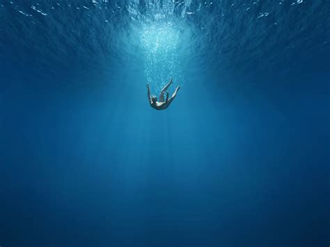 Diving into the Depths: Exploring the Symbolism of Deep Water Dreams