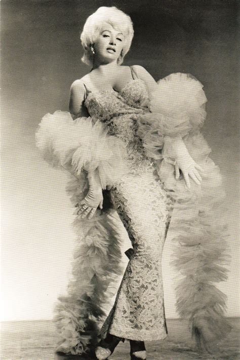 Dixie Evans: A Renowned Star of the Burlesque Scene