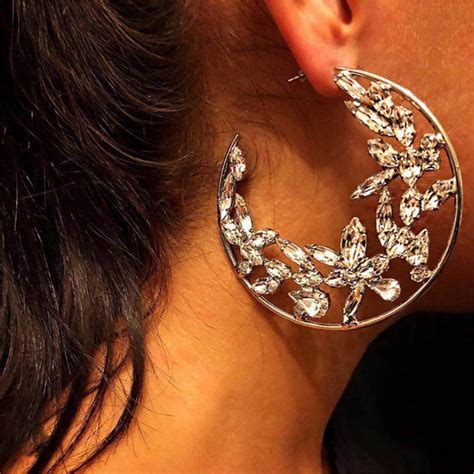 Earrings as a Fashion Statement: Exploring Personal Style and Identity