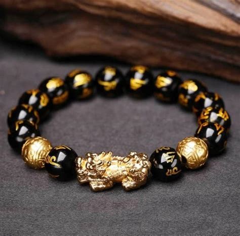 Embracing Wealth and Abundance: The Significance of Gold Bracelets in Dreams