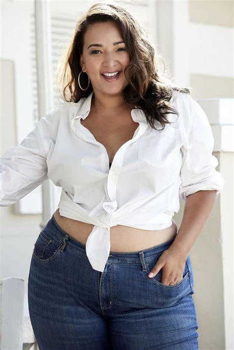 Embracing her Curves: Lavina's Figure and Body Positivity