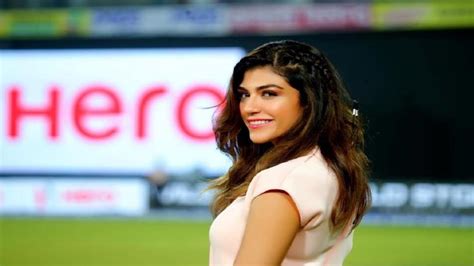 Exploring Archana Vijaya's Height, Figure, and Beauty Secrets