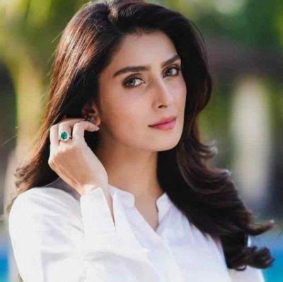 Exploring Ayeza Khan's Physical Attributes