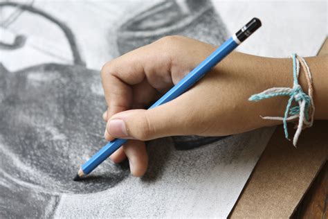 Exploring Different Drawing Materials: From Pencil to Paper