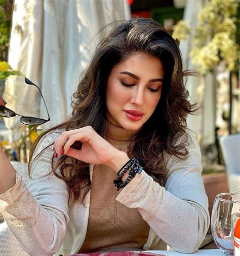 Exploring Mehwish Hayat's Impressive Height and Personality