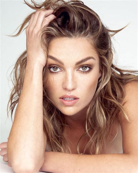 Exploring the Astonishing Stature and Mesmerizing Physique of the Enigmatic Lili Simmons