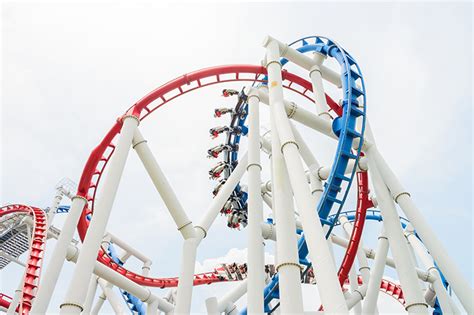 Exploring the Emotional Impact of Roller Coaster Malfunction Dreams