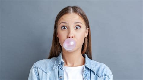 Is It Just a Habit? Exploring the Behavioral Patterns of Excessive Gum Chewing