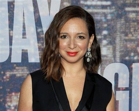 Maya Rudolph's Height and Figure: Celebrating Diversity in Hollywood