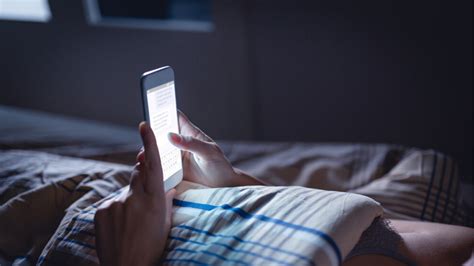 Minimize Exposure to Electronic Devices Before Bed