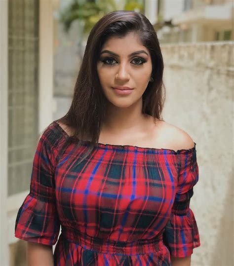 Overview of Yashika Aannand's Life Story