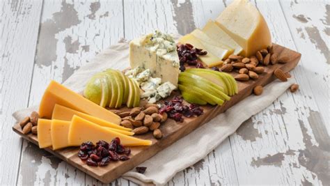 Pairing Cheese and Milk: Creating a Delightful Cheese Plate
