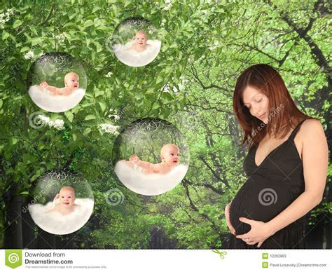 Personal Experiences: Real-life Accounts of Expectant Mothers and Their Extraterrestrial Reveries