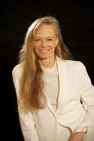 Rising to Fame: Suzy Amis' Breakthrough Roles