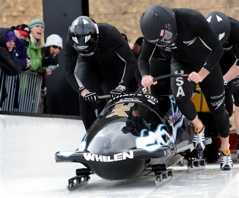 Snow Mobile Racing: Pushing the Limits of Speed and Skill