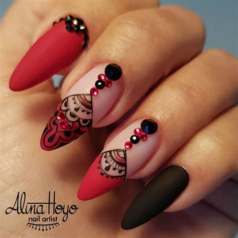 The Art of Exquisitely Decorated Fingernails
