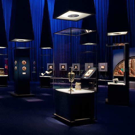 The Enchantment of Ivory Pyrotechnics: An Extravagant Exhibition of Elegance and Marvel
