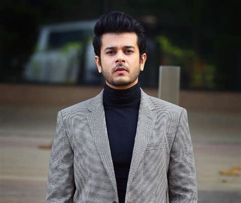 The Fashionable Side: Jay Soni's Style and Personal Brand