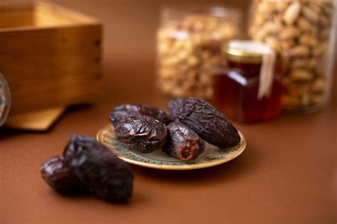 The Health Benefits of Dates: Nature's Sweet Superfood