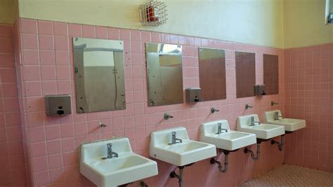 The Impact of Anxiety in Public Restrooms on Dream Content