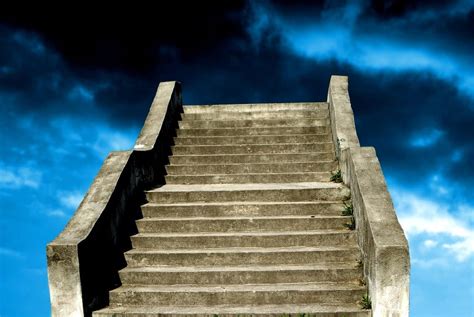 The Psychological Interpretation of Staircase Dreams