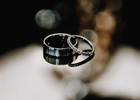 The Symbolism Behind Wedding Bands and Their Rejection in Dreams