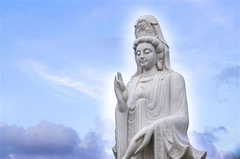 The Symbolism of the Compassionate and Merciful White Buddha