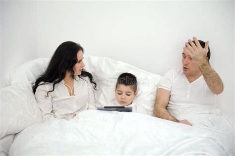 Tips for Managing the Emotional Consequences of Dreams Involving Disagreements with Parents