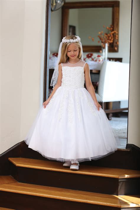 Traditional vs. Modern Communion Dress Styles: Pros and Cons