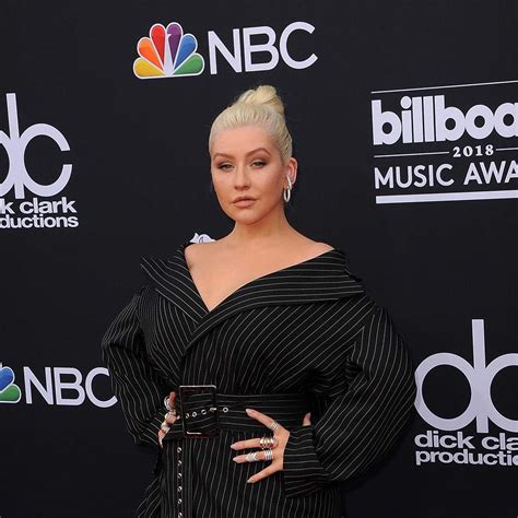 Unveiling Christina Aguilera's Age and Height: Discovering the Numbers