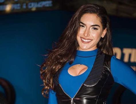 Unveiling Dany Vixen: Exploring Her Age, Height, and Figure