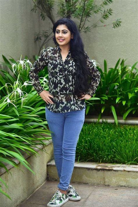Unveiling Elza Alisha's Height: The Statuesque Beauty of this Talented Sensation