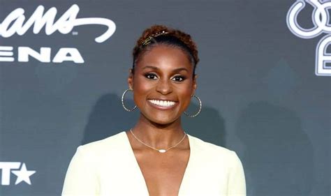 Unveiling Issa Rae's Height, Figure, and Fashion Statements