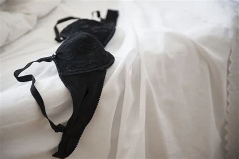 Unveiling the Symbolism: Exploring the Significance of White Underwear in Dreams