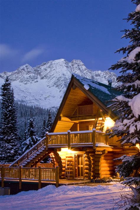 Unwind in Cozy Cabins Nestled Amongst Snow-Covered Mountains