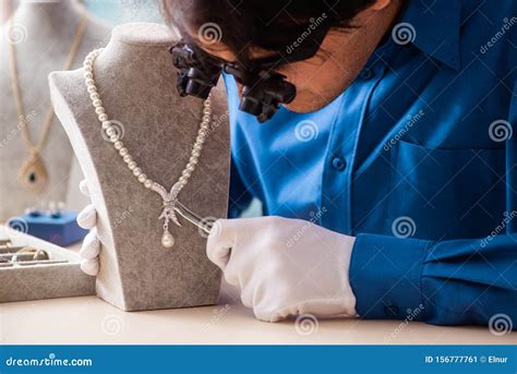 Working with a Jeweler: Tips for Expressing Your Vision